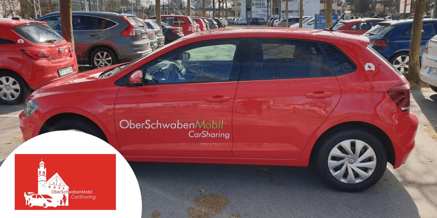 Rotes Auto und Logo des Carsharing-Partners OberSchwabenMobil. copyright OberSchwabenMobil e.V.